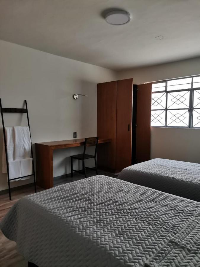 El Salto De Camela Hostal Uruapan  Екстериор снимка